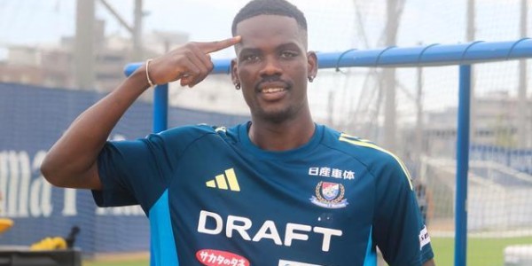 星空体育中国官网-海港官宣非洲黑又硬“兽腰”加盟，海港球迷凭啥嫌弃 35万欧元身价太便宜？