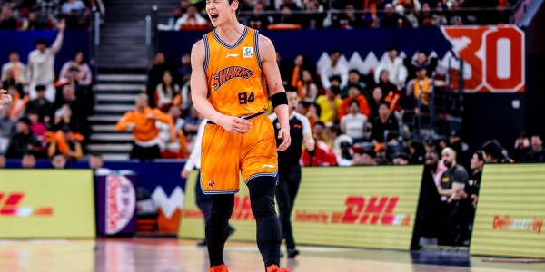 星空体育娱乐平台-直接对位！周琦半场7分5板1助1帽VS王哲林10分10板2助&amp;amp;6前场板