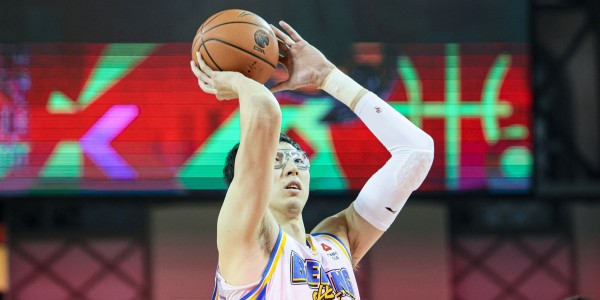 星空体育娱乐平台-直接对位！周琦半场7分5板1助1帽VS王哲林10分10板2助&amp;amp;6前场板