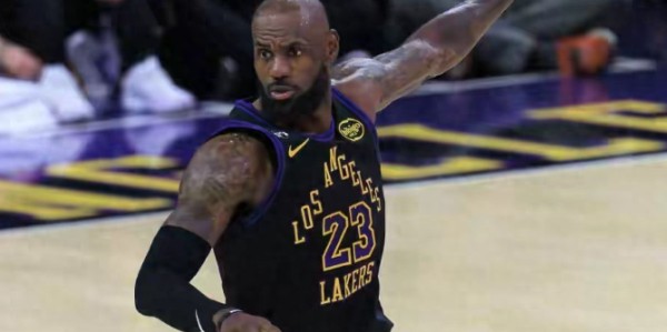 星空体育入口-布朗尼爆发！湖人131-107胜爵士，詹姆斯18+4+6+3，八村塁22+10+1