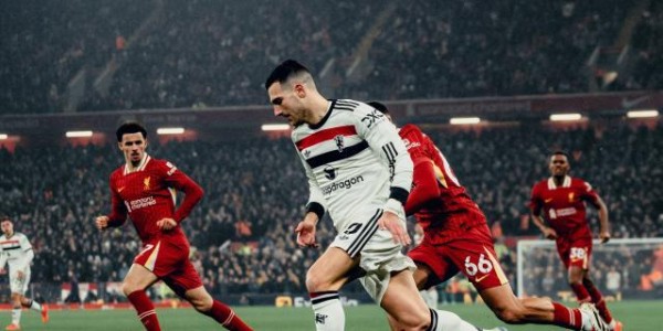 星空体育中国官网-斯洛特：阿诺德踢得不好不是因为转会传闻